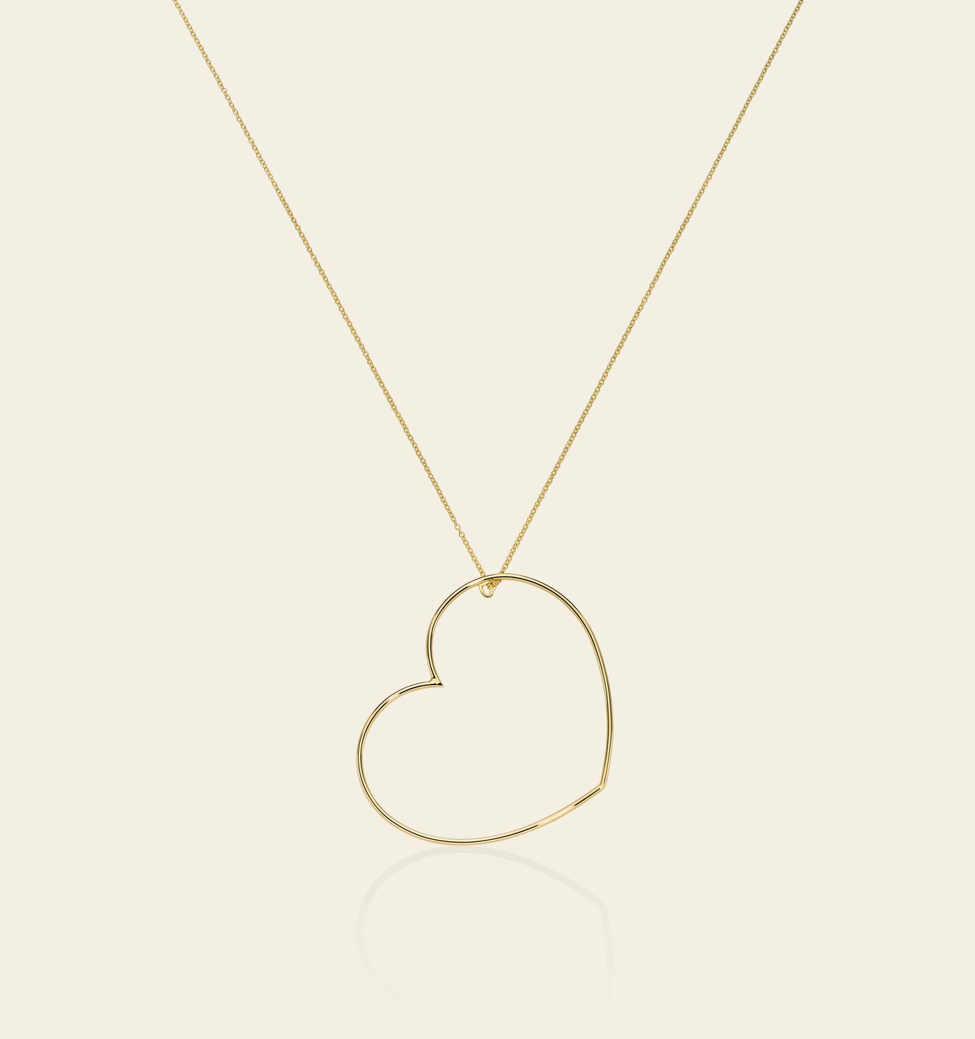 Collana lunga con cuore pendente in canna vuota