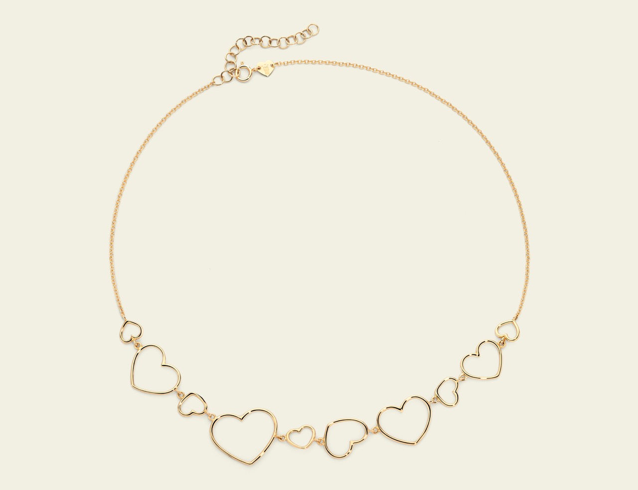 Choker con cuori a filo diversi